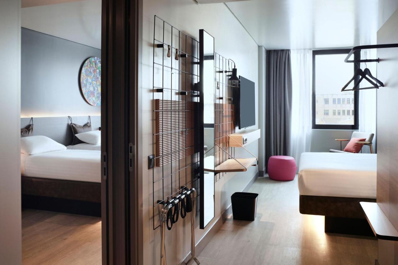 Moxy Athens City المظهر الخارجي الصورة