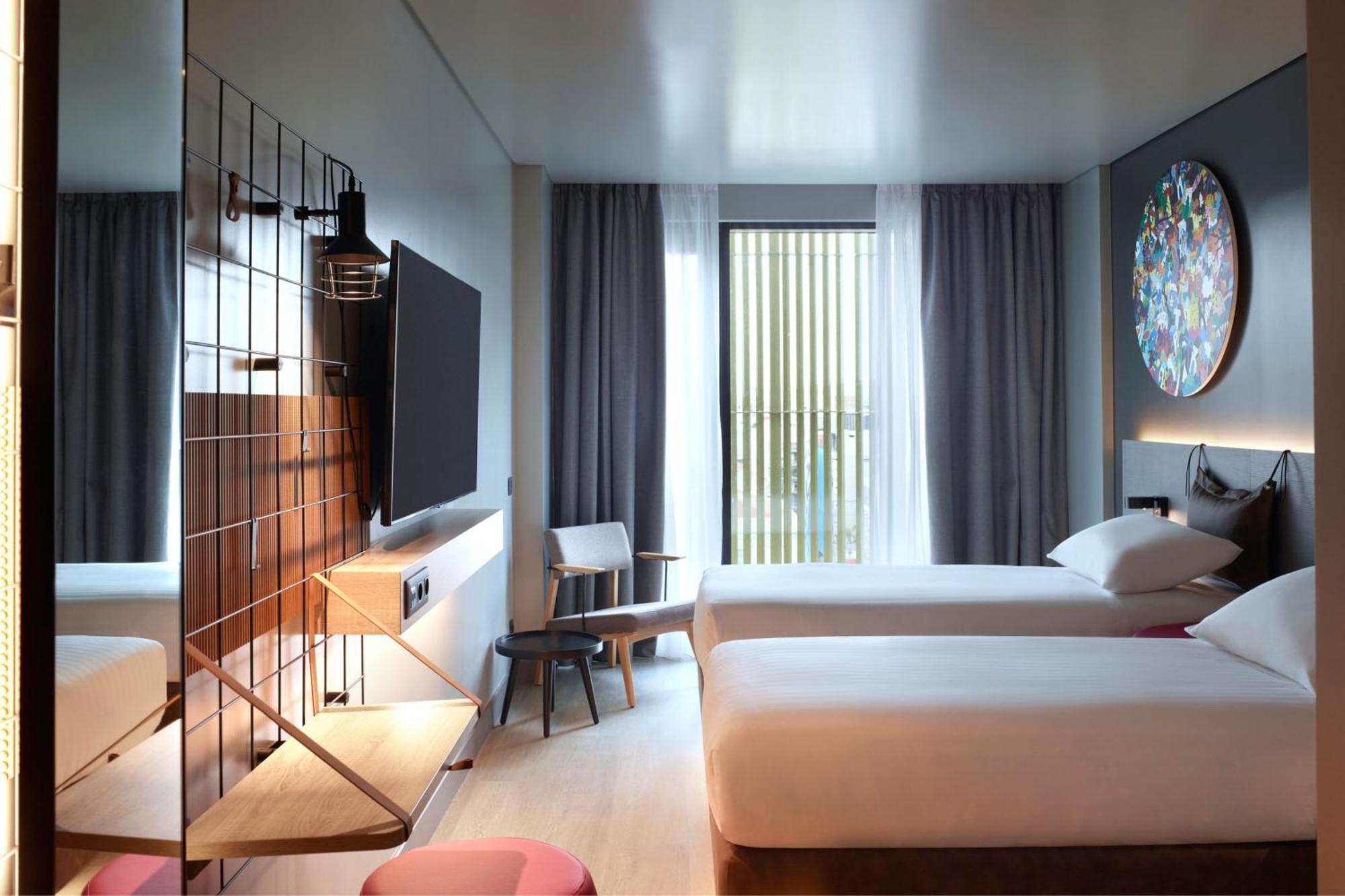 Moxy Athens City المظهر الخارجي الصورة