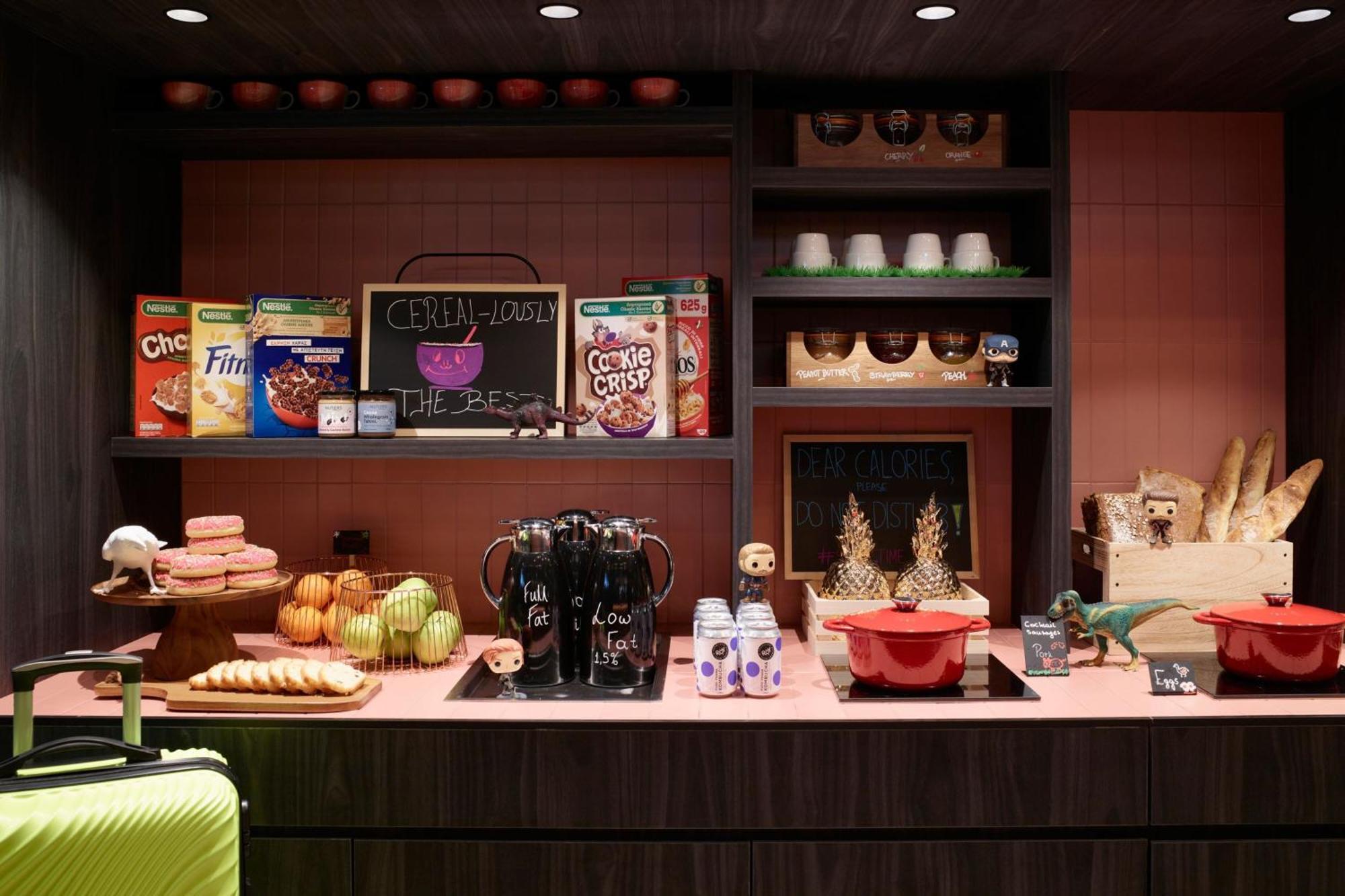 Moxy Athens City المظهر الخارجي الصورة