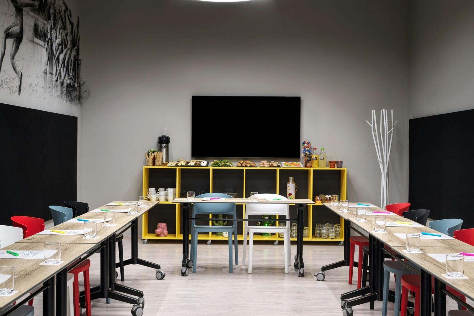 Moxy Athens City المظهر الخارجي الصورة