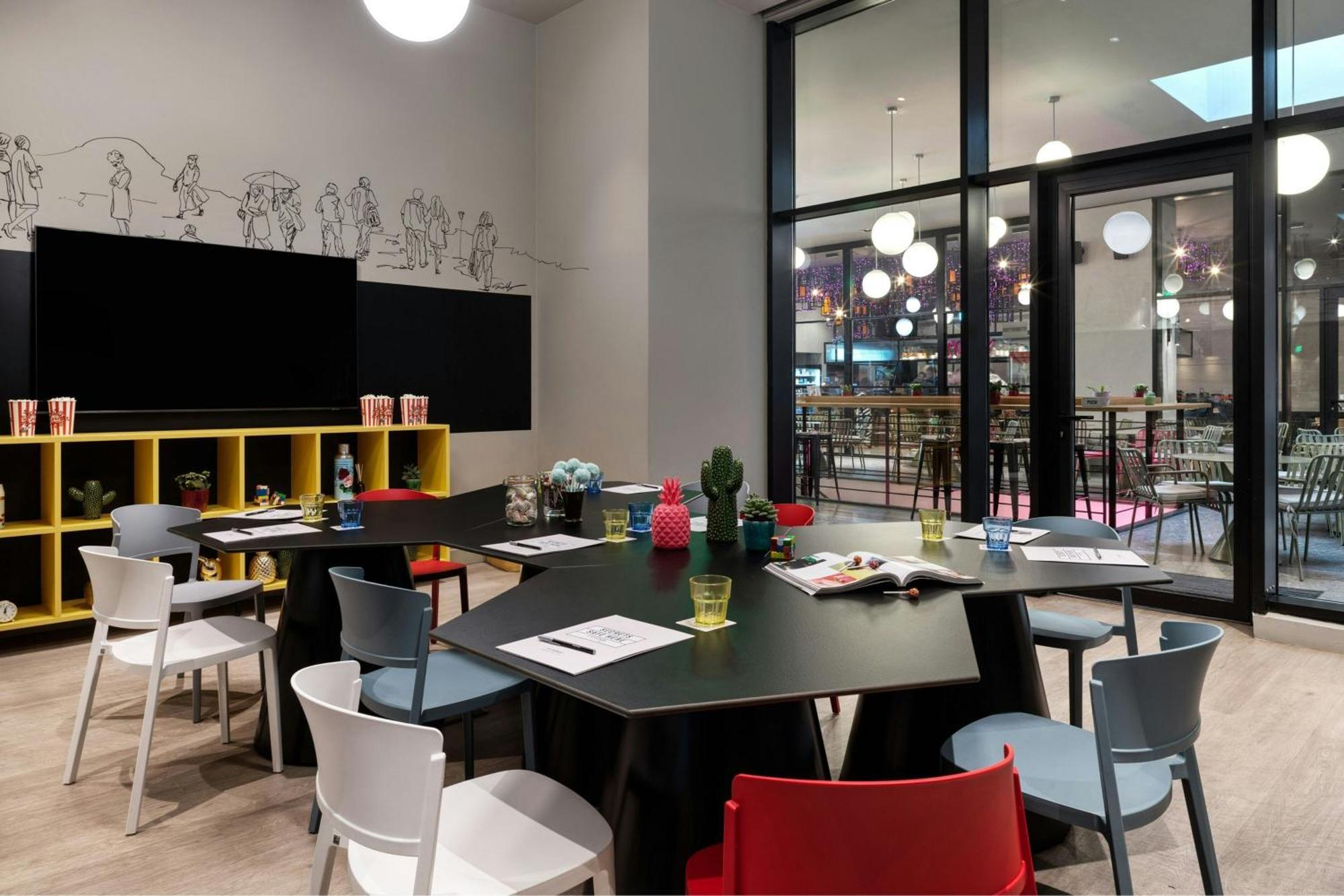 Moxy Athens City المظهر الخارجي الصورة